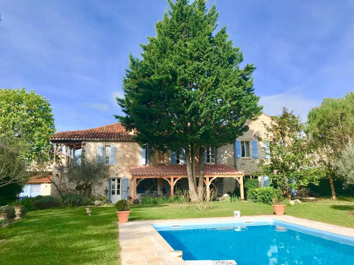 Le Relais Des Anges Bed & Breakfast Mercues Exterior photo
