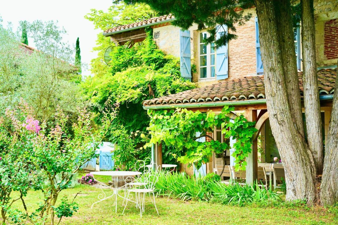 Le Relais Des Anges Bed & Breakfast Mercues Exterior photo