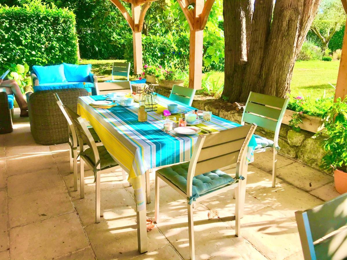 Le Relais Des Anges Bed & Breakfast Mercues Exterior photo