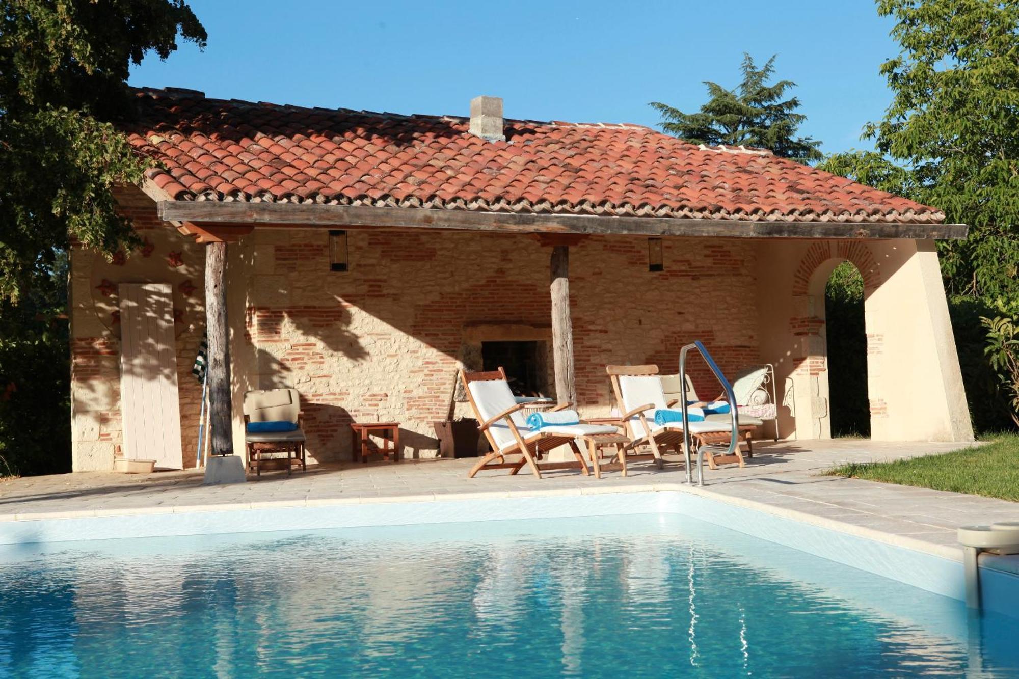 Le Relais Des Anges Bed & Breakfast Mercues Exterior photo