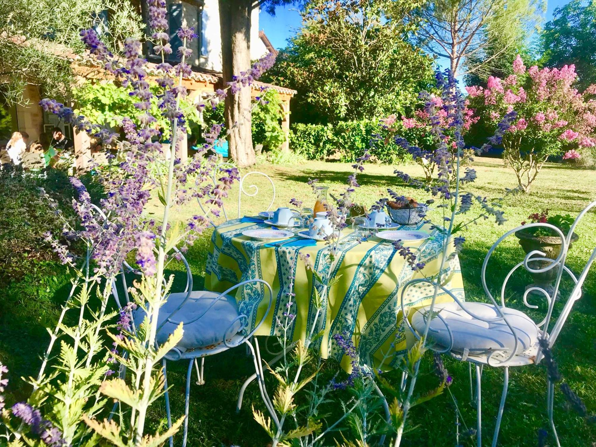 Le Relais Des Anges Bed & Breakfast Mercues Exterior photo
