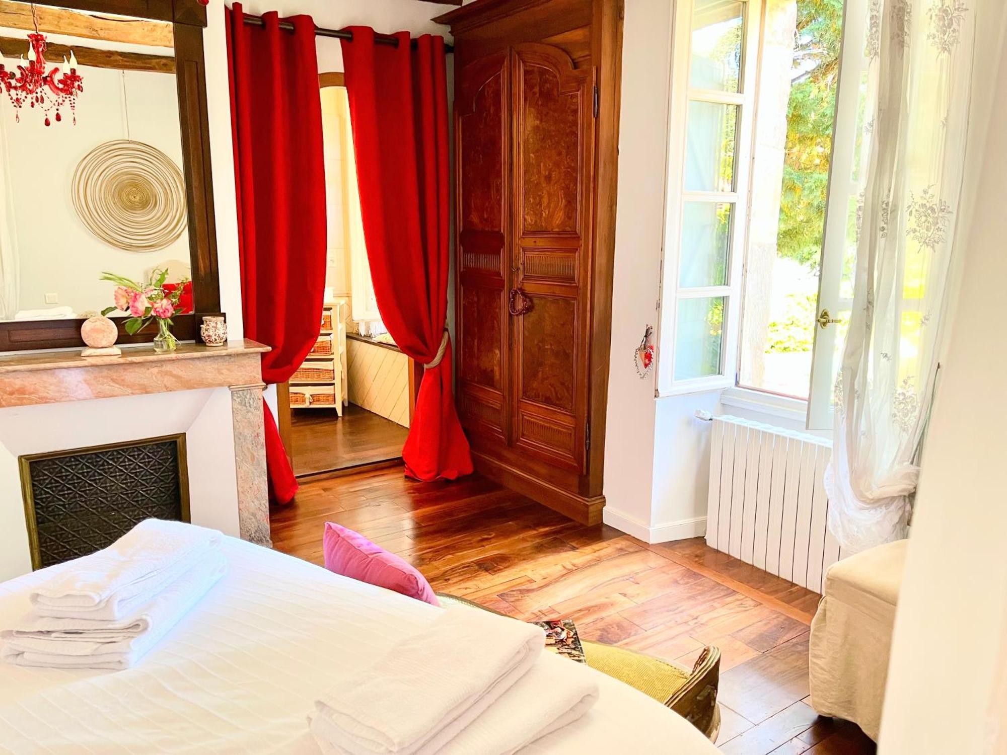 Le Relais Des Anges Bed & Breakfast Mercues Exterior photo