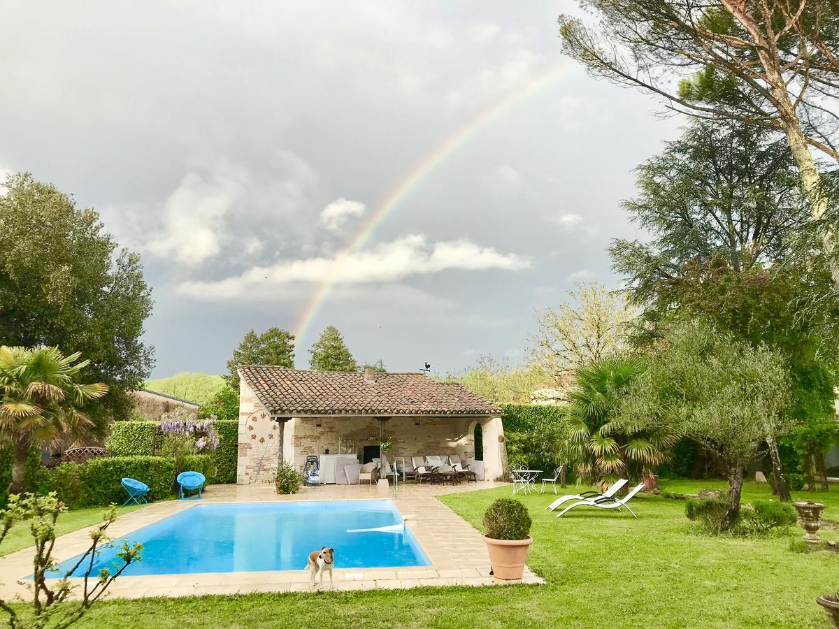 Le Relais Des Anges Bed & Breakfast Mercues Exterior photo