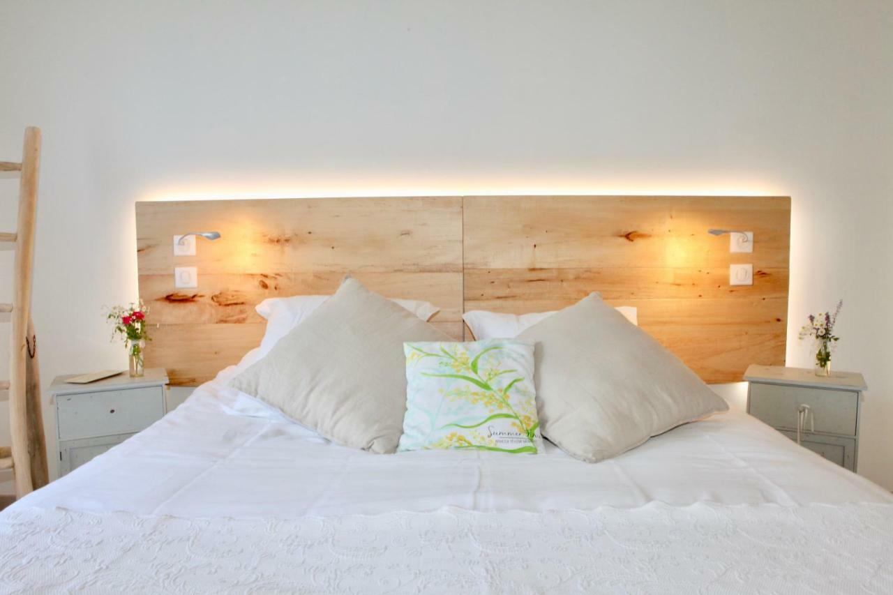 Le Relais Des Anges Bed & Breakfast Mercues Exterior photo